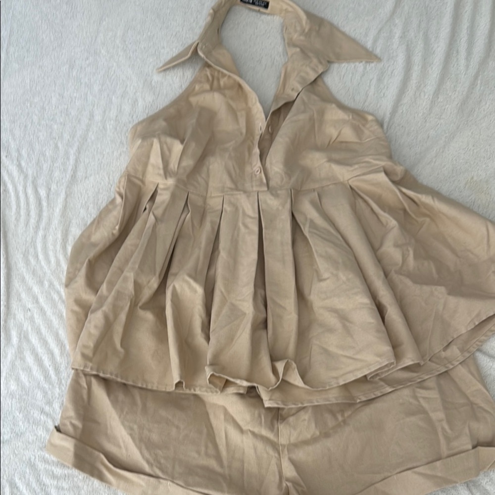 SHEIN Tan Sleeveless Pleated Polo Blouse